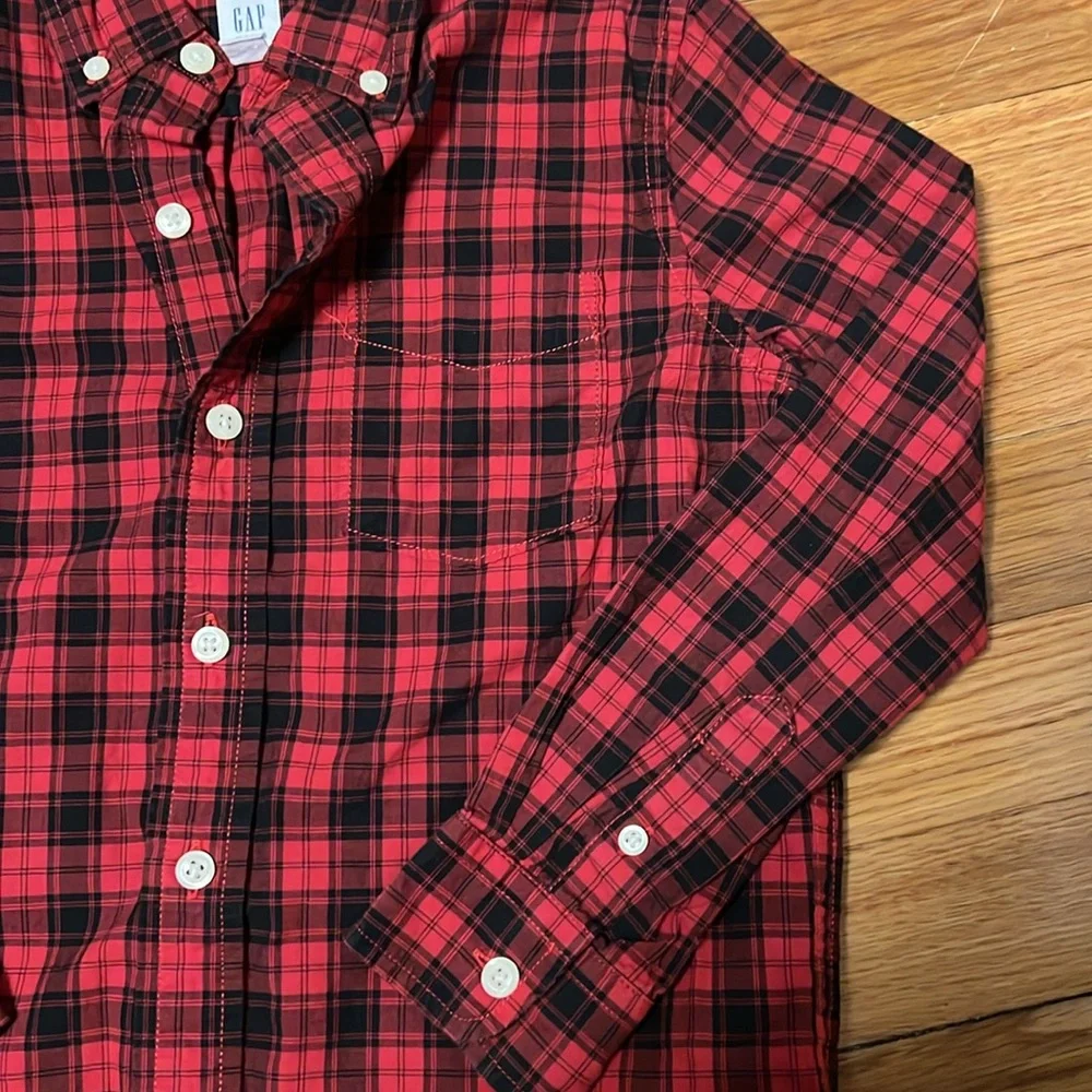 Gap Kids EUC Button Down Shirt. Size S (6/7) - Picture 4 of 9